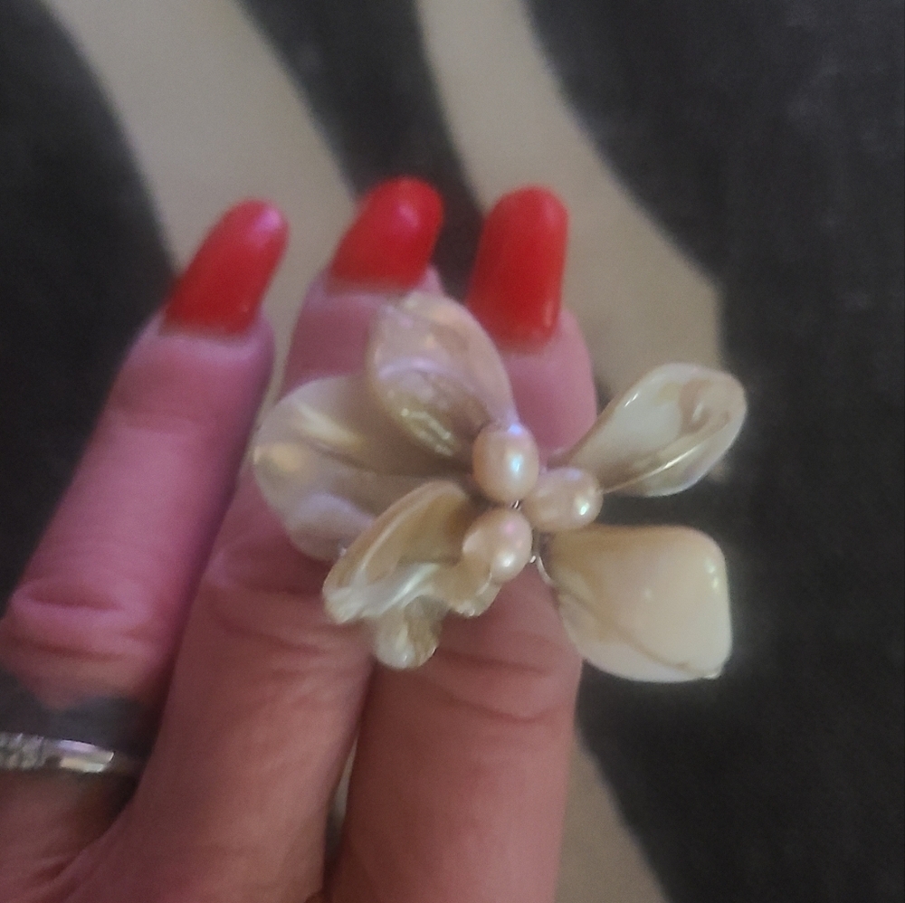 🔴 3 for 20 COSTUME FLOWER RING ONE SIZE STRETCH BAND